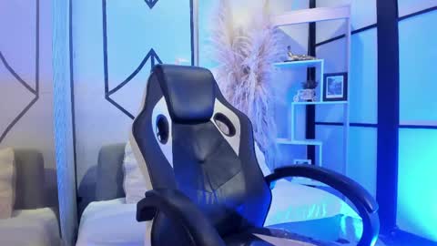 Lexi Adams  online show from 04.25.26
