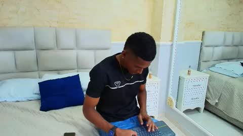 Snapshot of lexianddeker chatting on 09.26.25 Lexi Derek online show from 09.26.25