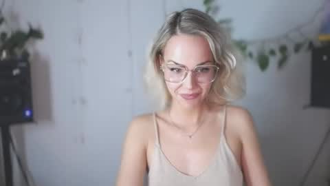 Snapshot of lexie_wild chatting on 12.10.24 Lexie online show from 12.10.24