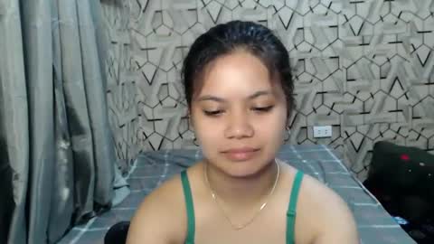 Snapshot of lexielar chatting on 03.04.25 LEXIE online show from 03.04.25