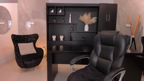 Lexie  online show from 01.03.25