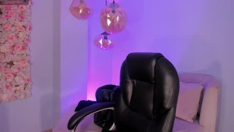 Lexie  online show from 03.04.26