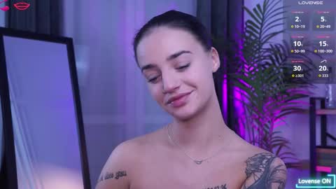 Snapshot of lexiidarling chatting on 09.28.25 LexiiDarling online show from 09.28.25