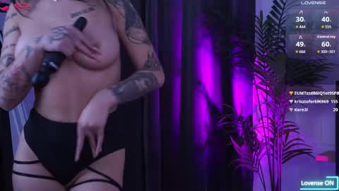 Snapshot of lexiidarling chatting on 09.30.25 LexiiDarling online show from 09.30.25