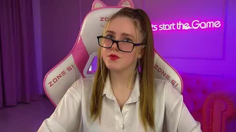 Snapshot of lexireadway chatting on 05.16.26 Lexi online show from 05.16.26