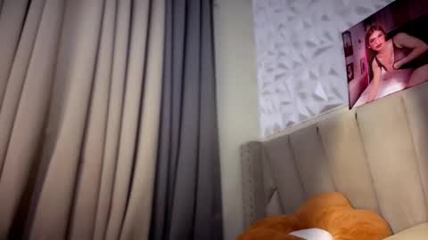 Snapshot of lexisdior chatting on 10.26.25 Naturaly Born Goddess  Ms. kendall  online show from 10.26.25