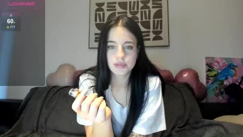 Snapshot of lexisinnn chatting on 11.27.25 Lexi online show from 11.27.25