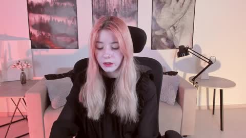 Snapshot of lexiwenford chatting on 12.11.24 Lexi Wenford NO NUDE GODDESS online show from 12.11.24