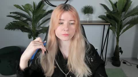 Snapshot of lexiwenford chatting on 12.24.24 Lexi Wenford NO NUDE GODDESS online show from 12.24.24