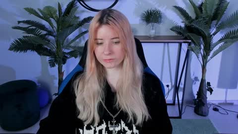 Snapshot of lexiwenford chatting on 12.24.24 Lexi Wenford NO NUDE GODDESS online show from 12.24.24