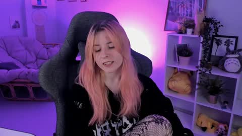 Snapshot of lexiwenford chatting on 01.23.25 Lexi Wenford NO NUDE GODDESS online show from 01.23.25