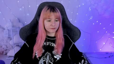 Snapshot of lexiwenford chatting on 02.07.25 Lexi Wenford NO NUDE GODDESS online show from 02.07.25