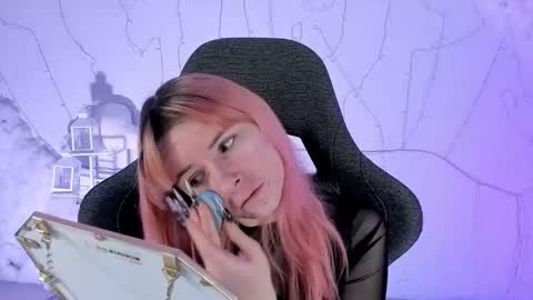 Snapshot of lexiwenford chatting on 02.10.25 Lexi Wenford NO NUDE GODDESS online show from 02.10.25