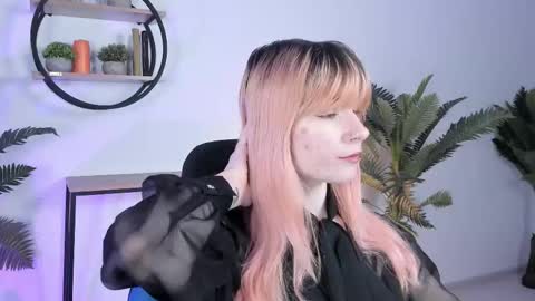 Snapshot of lexiwenford chatting on 02.26.25 Lexi Wenford NO NUDE GODDESS online show from 02.26.25