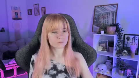 Snapshot of lexiwenford chatting on 03.04.25 Lexi Wenford NO NUDE GODDESS online show from 03.04.25