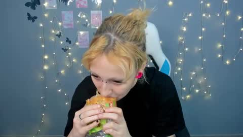 Snapshot of lexy_woorhez chatting on 01.25.25 Lexy online show from 01.25.25