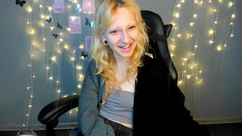 Snapshot of lexy_woorhez chatting on 02.05.25 Lexy online show from 02.05.25