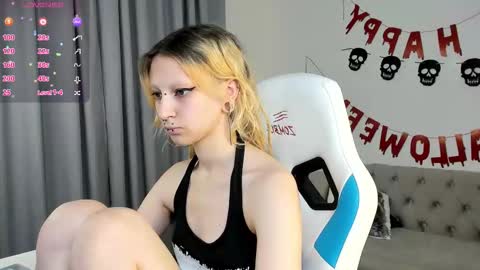 Snapshot of lexy_woorhez chatting on 11.01.25 Lexy online show from 11.01.25