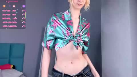 Snapshot of lexy_woorhez chatting on 11.22.25 Lexy online show from 11.22.25