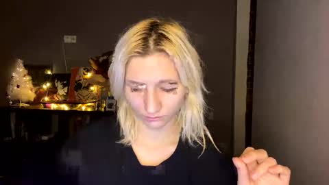 Leya online show from 12.14.25