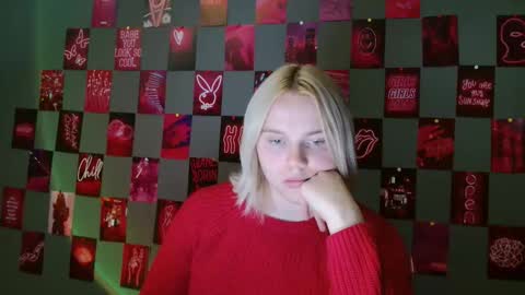 Snapshot of leyla_le chatting on 09.24.25 Leyla online show from 09.24.25