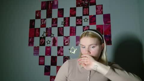 Snapshot of leyla_le chatting on 11.07.25 Leyla online show from 11.07.25