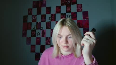 Snapshot of leyla_le chatting on 11.13.25 Leyla online show from 11.13.25