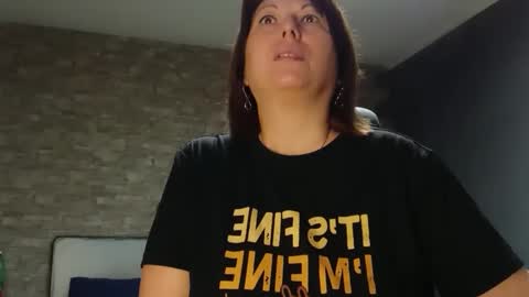 Snapshot of leylaaxxx chatting on 11.21.25 Leyla online show from 11.21.25