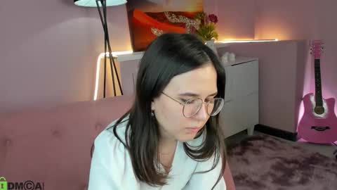 Snapshot of leylamirage chatting on 03.13.26 leylamirage online show from 03.13.26