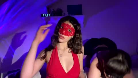 Snapshot of leyluv chatting on 02.13.26 Leyla and Mia online show from 02.13.26