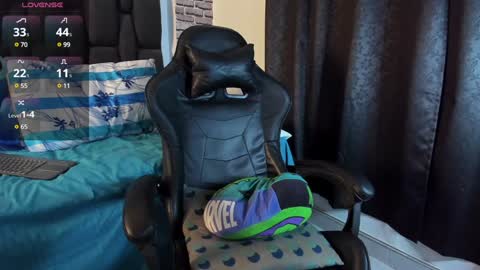 L E Y T O N online show from 12.04.24