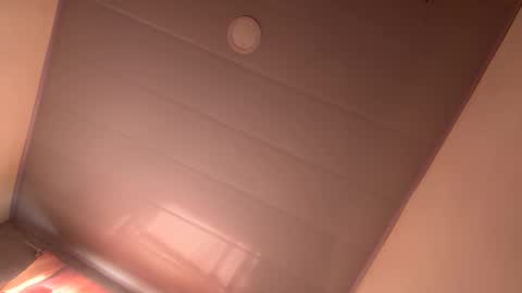 Snapshot of lezie_1 chatting on 12.20.25 lezie_1 online show from 12.20.25