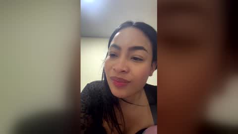 Snapshot of lezie_1 chatting on 02.01.26 lezie_1 online show from 02.01.26