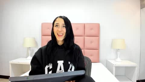 lhiamfitt online show from 12.31.24