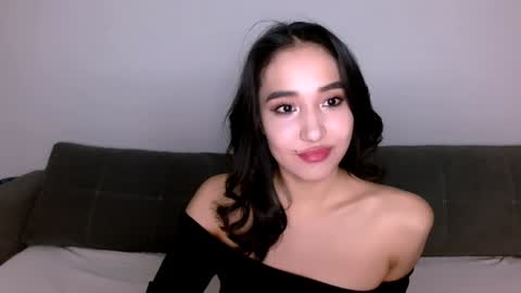 Snapshot of li_noen chatting on 12.11.24 Li online show from 12.11.24