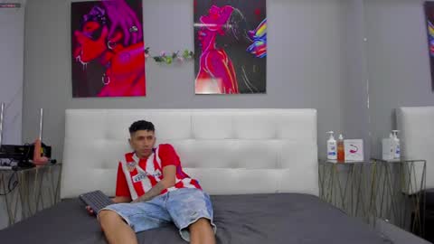 Snapshot of lia78couple chatting on 06.25.26 lia78couple online show from 06.25.26