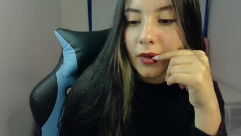 Lia  online show from 03.04.25