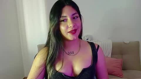 Snapshot of lia_14_ chatting on 05.26.26 Lia online show from 05.26.26