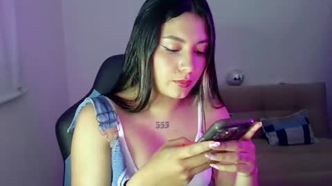 Snapshot of lia_14_ chatting on 06.20.26 Lia online show from 06.20.26