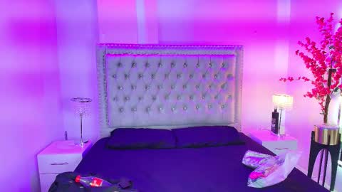 Snapshot of lia_adamsss chatting on 09.17.25 Lia online show from 09.17.25