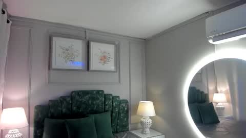 Snapshot of lia_ass chatting on 10.08.25 Liss 3 online show from 10.08.25