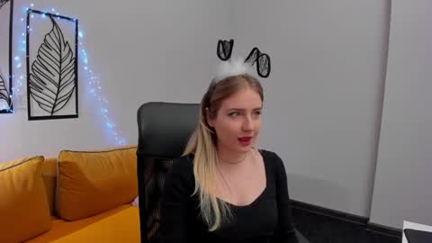 Snapshot of lia_candy_ chatting on 04.18.26 Lia online show from 04.18.26