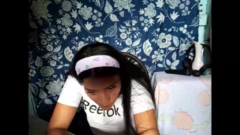 Snapshot of lia_hottie chatting on 05.28.26 Lia online show from 05.28.26