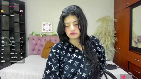 Snapshot of lia_keen chatting on 12.28.24 lia online show from 12.28.24