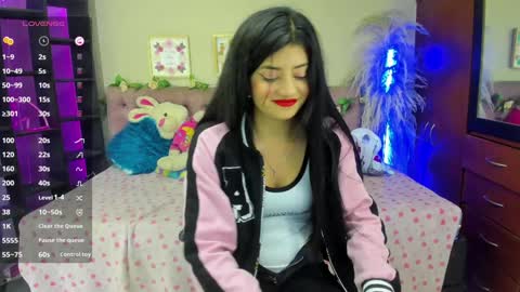 Snapshot of lia_keen chatting on 01.10.25 lia online show from 01.10.25