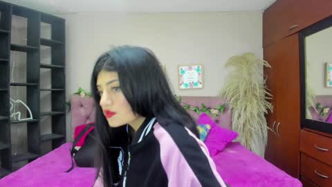 Snapshot of lia_keen chatting on 01.11.25 lia online show from 01.11.25