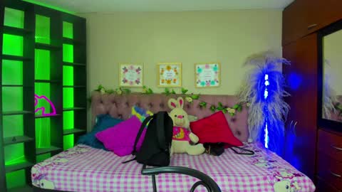 Snapshot of lia_keen chatting on 01.17.25 lia online show from 01.17.25