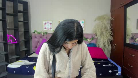 Snapshot of lia_keen chatting on 01.20.25 lia online show from 01.20.25