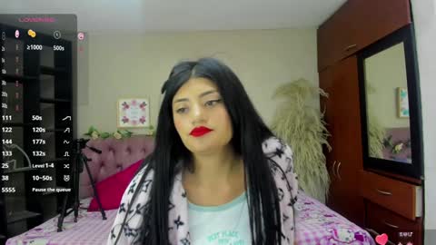 Snapshot of lia_keen chatting on 02.04.25 lia online show from 02.04.25