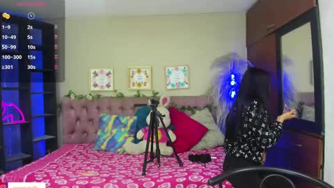 Snapshot of lia_keen chatting on 02.12.25 lia online show from 02.12.25